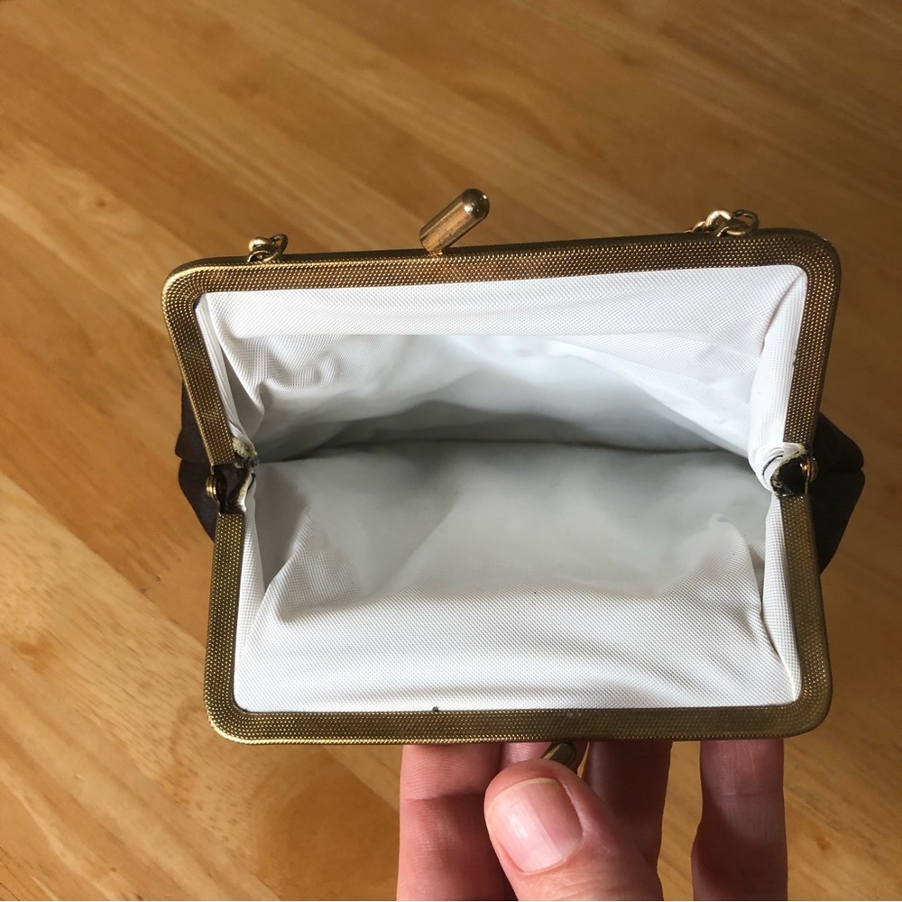 Vintage Black satin Embroidered front small purse clutch with gold chain - Picture 7 of 9